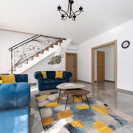 Beautiful New With Pool, Near - By Traveler Tourist Agency Krk - Id 2400 Vila Pinezići