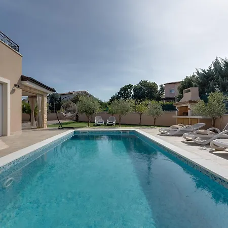 Vila Beautiful New With Pool, Near - By Traveler Tourist Agency Krk - Id 2400 Pinezići